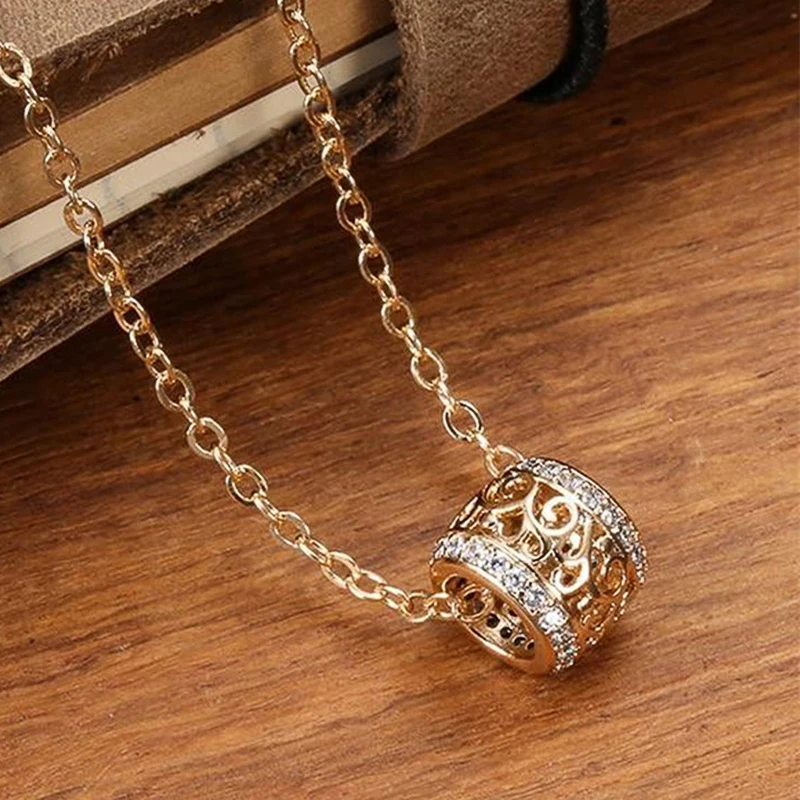Huitan Modern Women's Pendant Necklace Hollow Out Pattern Circle Charm Simple Stylish Bride Wedding Necklace Statement Jewelry