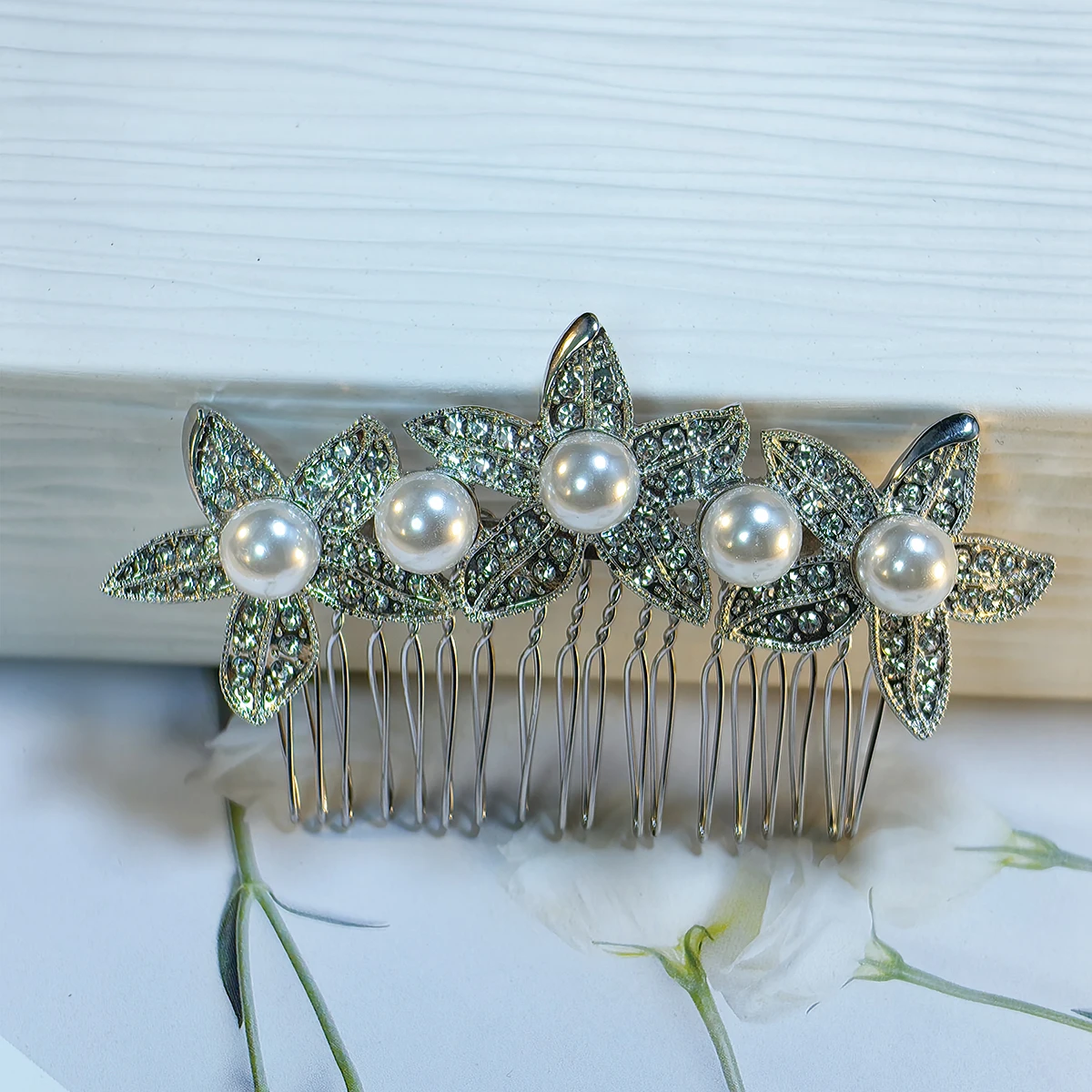 Pearl Beauty Hair Comb for Your Perfect Bridal Hairstyle