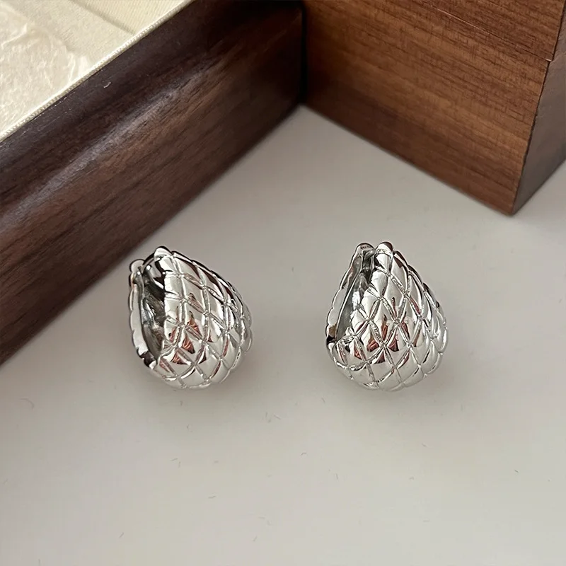 Simple Stud Earrings for Women Diamond Pattern Copper Alloy Geometric Earrings Piercing Fashion Jewelry Exquisite Gift