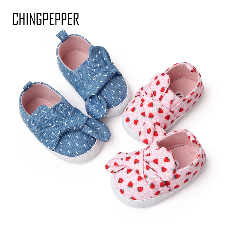 New Brand Infant Crib Shoes for Girls Newborn Baby Stuff Footwear Cute Bow Princess Flats Toddler Soft Sole Trainers Bebes Items girls flats 2022 spring baby shoes kids fashion mary jane brand toddler princess party dress glitter pearl bow soft sole 21 36