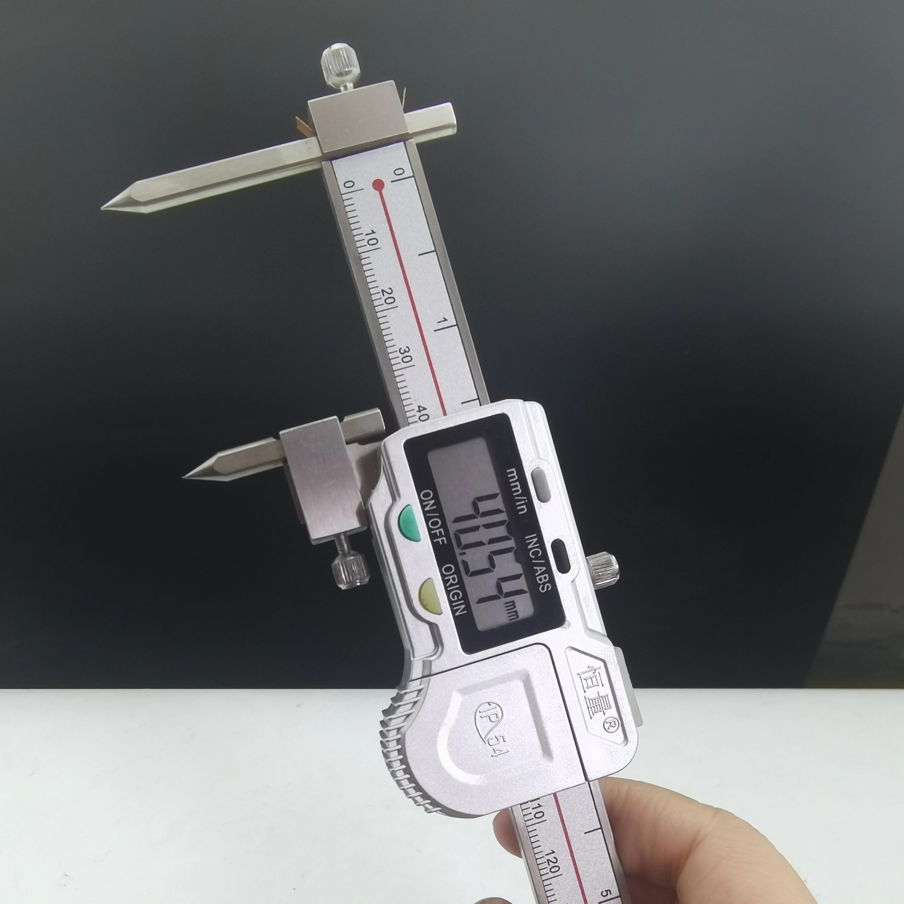 

Center Distance Digital Caliper Measuring Range 5-150 5-200 5-300mm Edge To Center Distance Digital Caliper Measuring Tools