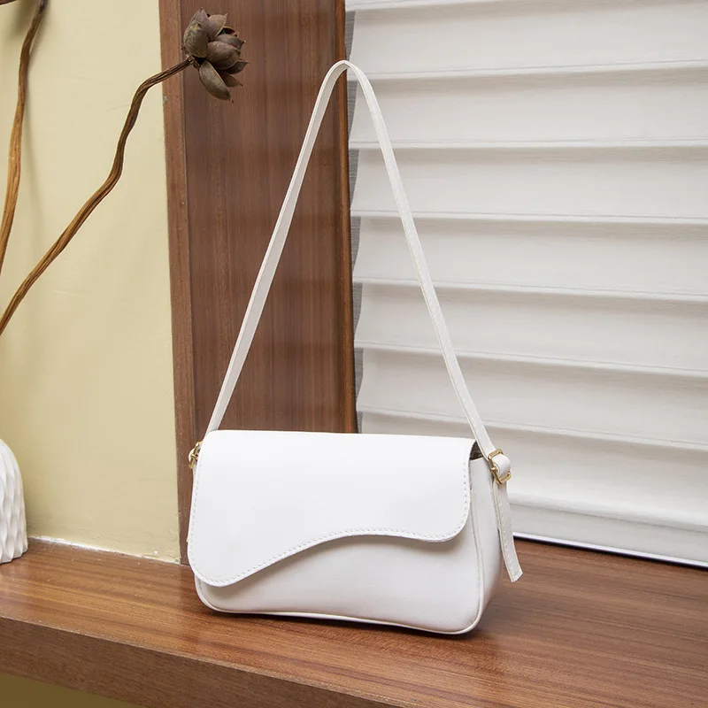 2025 New Arrival Simple Versatile Single Shoulder Bag Retro Square Mini Bag With Unique Wavy Cover Design For Women