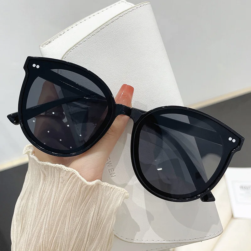 New Small Frame Oval Square Sunglasses Women\'s Brand Designer Fashion Sun Glasses Men Outdoor Travel Eyewear UV400 Oculos De Sol