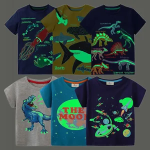 Новинка лета 2023, модная детская футболка с изображением светящихся динозавров, акул, мультяшная рубашка для мальчиков, джемпер, топ, детская одежда