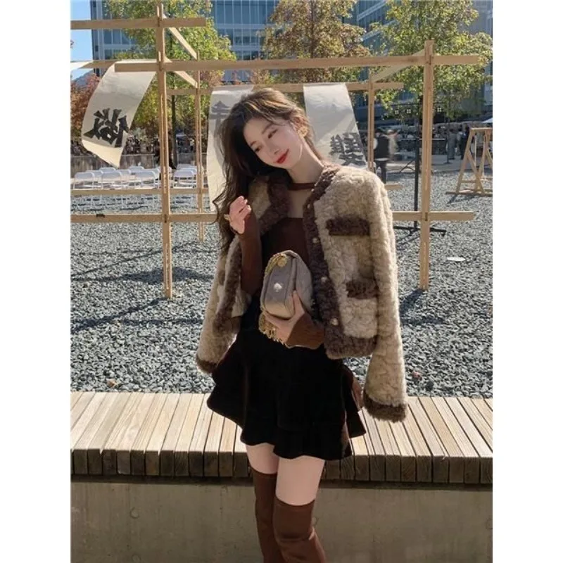 Faux Lamb Wool Short Coat Women Streetwear O-neck Single-breasted Warm Jacket Faux Fur Coat Jacket Thick Long Sleeve Korean Chic
