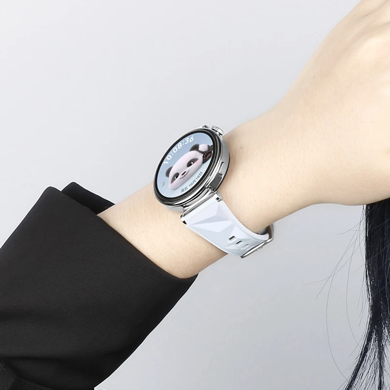 Silicone Classic Buckle Strap - 18mm Premium Watch Accessory
