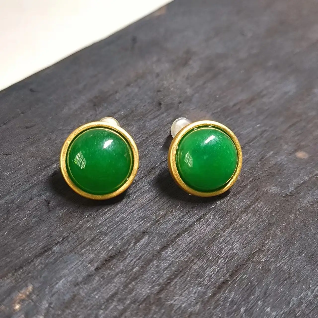

1pcs/lot Natural Emerald stud earrings jade Simple and stylish Geometry Classical S925 gold plated Matte Women's jewelry taki