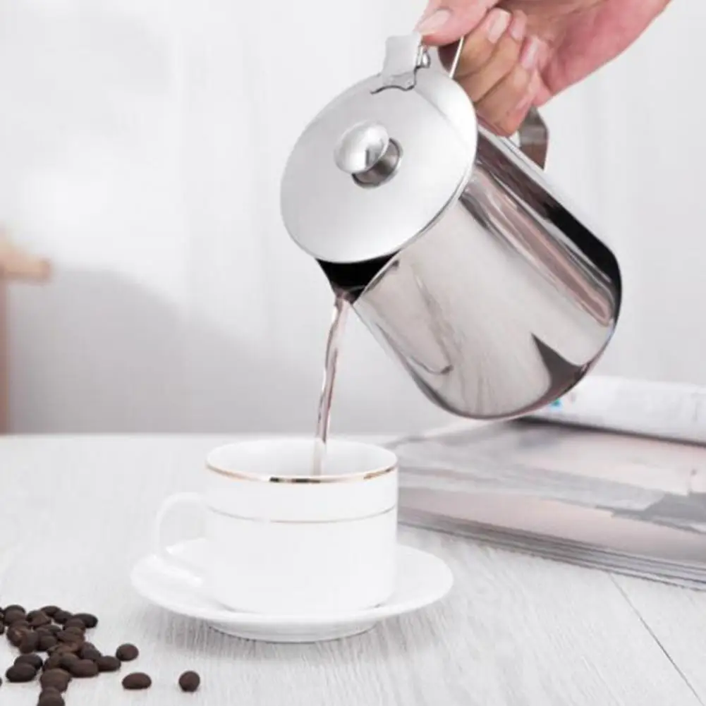 

Coffee Frothing Pitcher with Lid Stainless Steel Latte Art Milk Frother Cup Barista Tool Latte Espresso Cappuccino Milk Cup