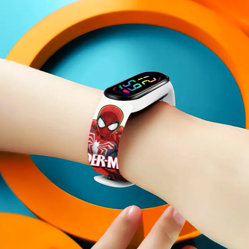 Montres Spiderman colorées pour enfants, montre de sport étanche à