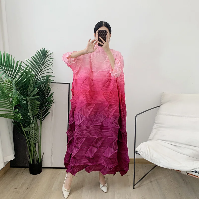 

Pleated Gradual Color Shuffle Dress 2024 Summer New Diamond Pleated Long Dresses Slim And Fashionable Elegant Women's Clothing