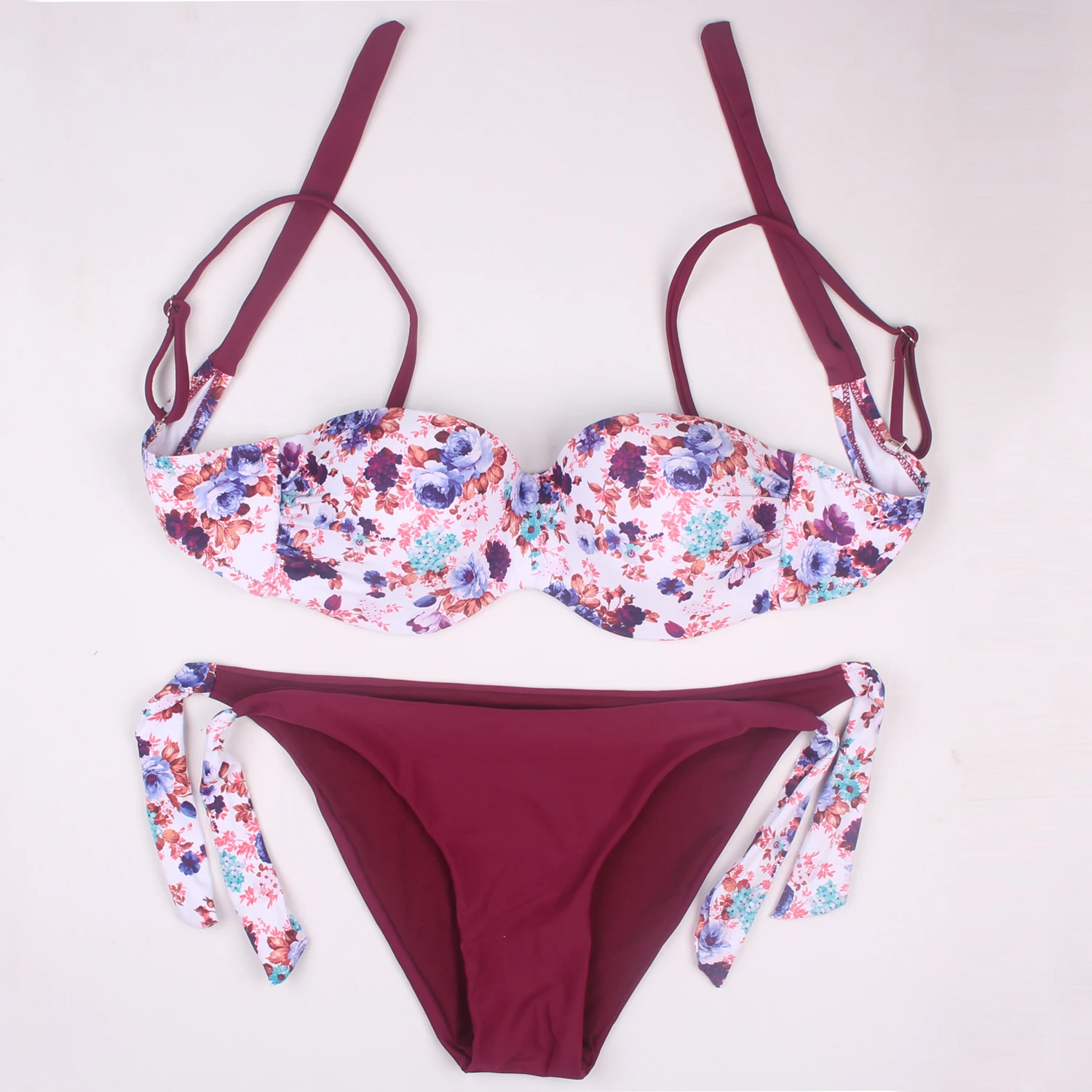 PlatiNum Floral Bikini - Print detail
