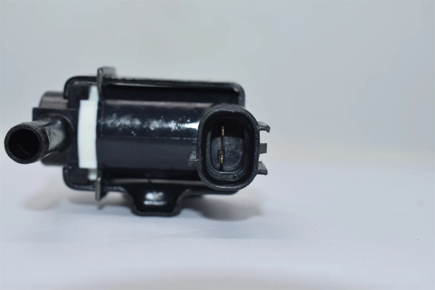 Vacuum Switching Valve ZJ01-18-741 ZJ0118741 ZJ01 136200-2731