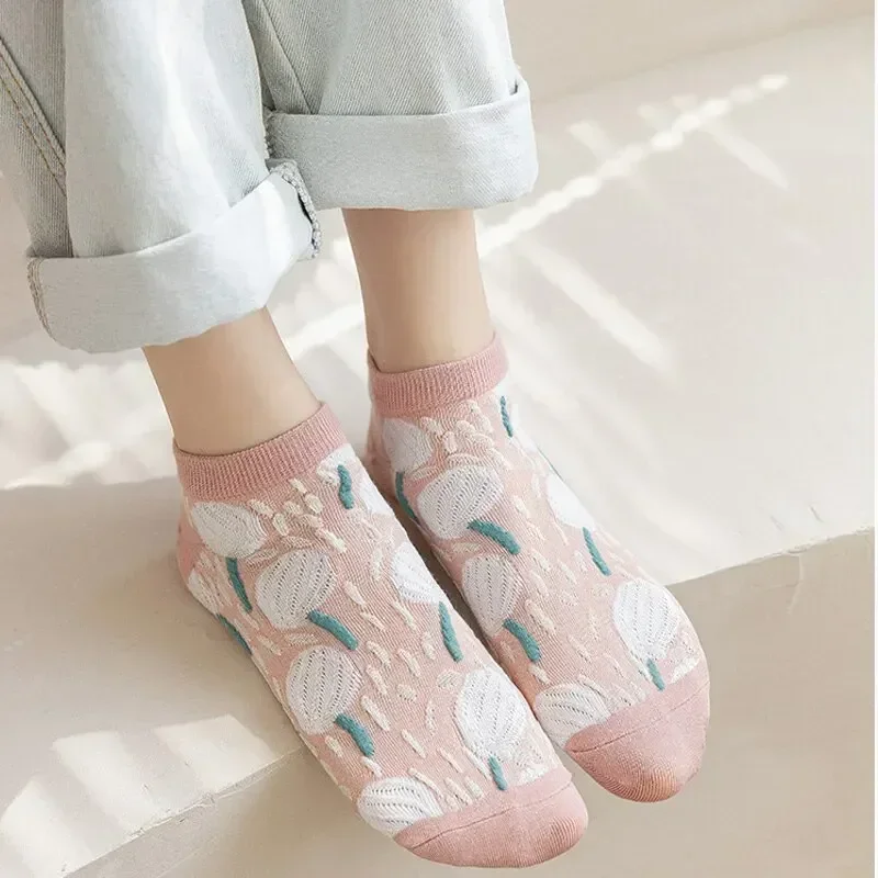 2024 New 5 Pairs of Kawaii Cute Flower 3D Textured Ankle Socks - Vintage Style Thin Low Cut Hosiery for Women