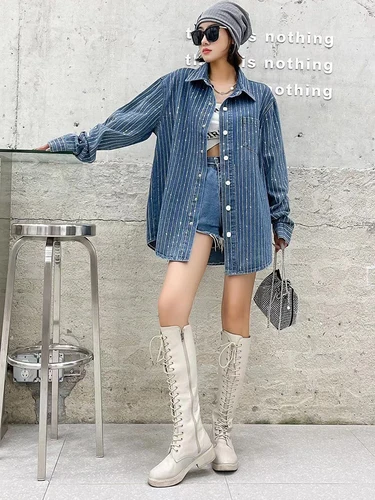 [EAM] 여성용 블루 데님 라인스톤 블라우스, 라펠 긴팔, 루즈핏 셔츠, 빅 사이즈, 패션 타이드 용수철, 가을 2024, 1DF6775, 신상 4