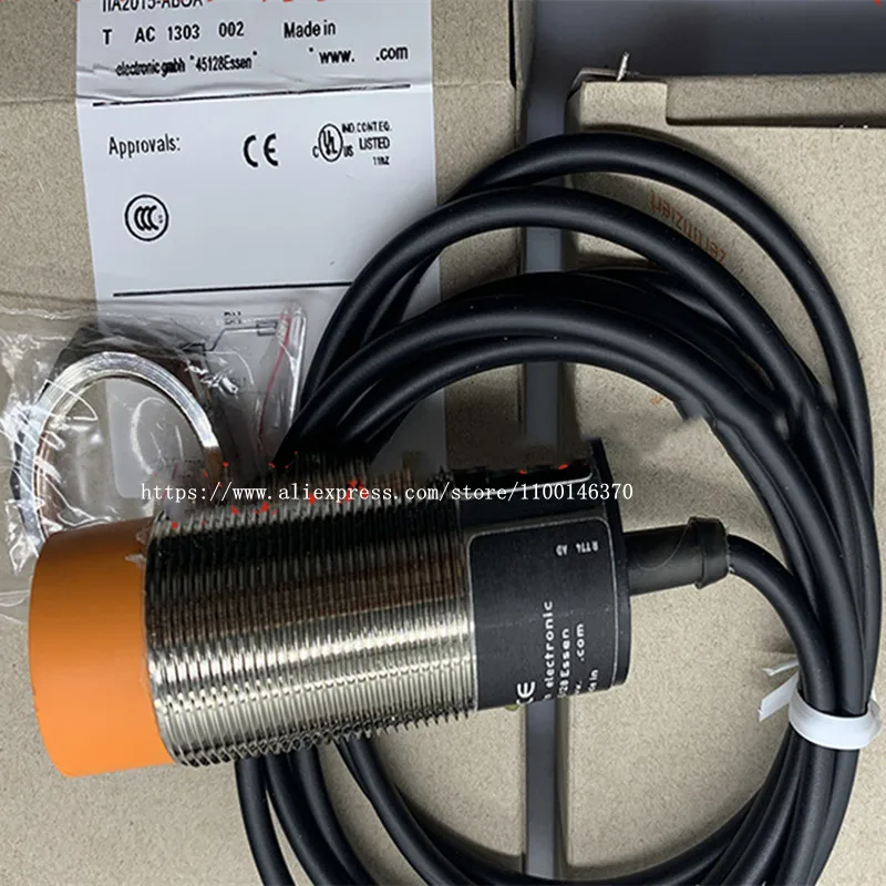 

Новый Индуктивный датчик IFM II0012, 3 шт.