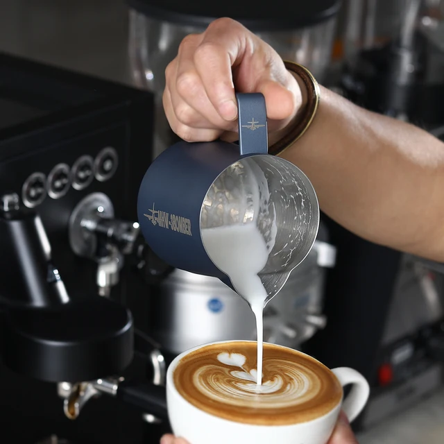 라떼 아트 기술을 향상시키는 고품질 스테인리스 스틸 우유 거품기