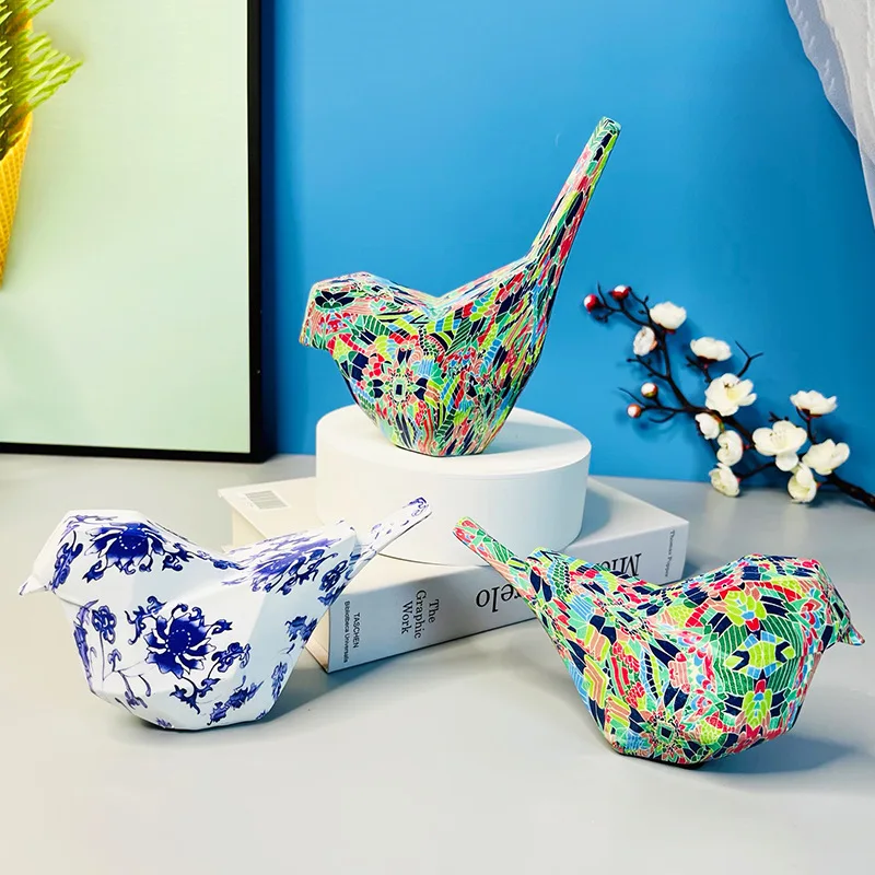 

Creative geometric blue and white patterns, bird and animal decorations, home and living room tabletop resin crafts
