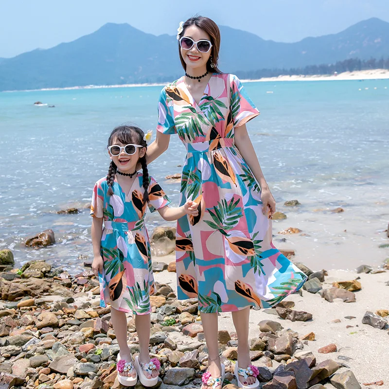 Family Matching Outfits Summer Beach Mother Daughter  Dresses Dad Son T-shirt & Shorts Family Look Couple Matching Outfit 5