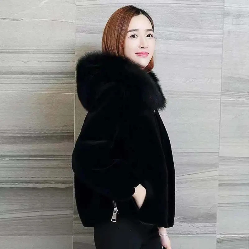 2023 new winter faux leather jacket hooded coat thick women\'s warm short coat imitation sheep cut cashmere coat
