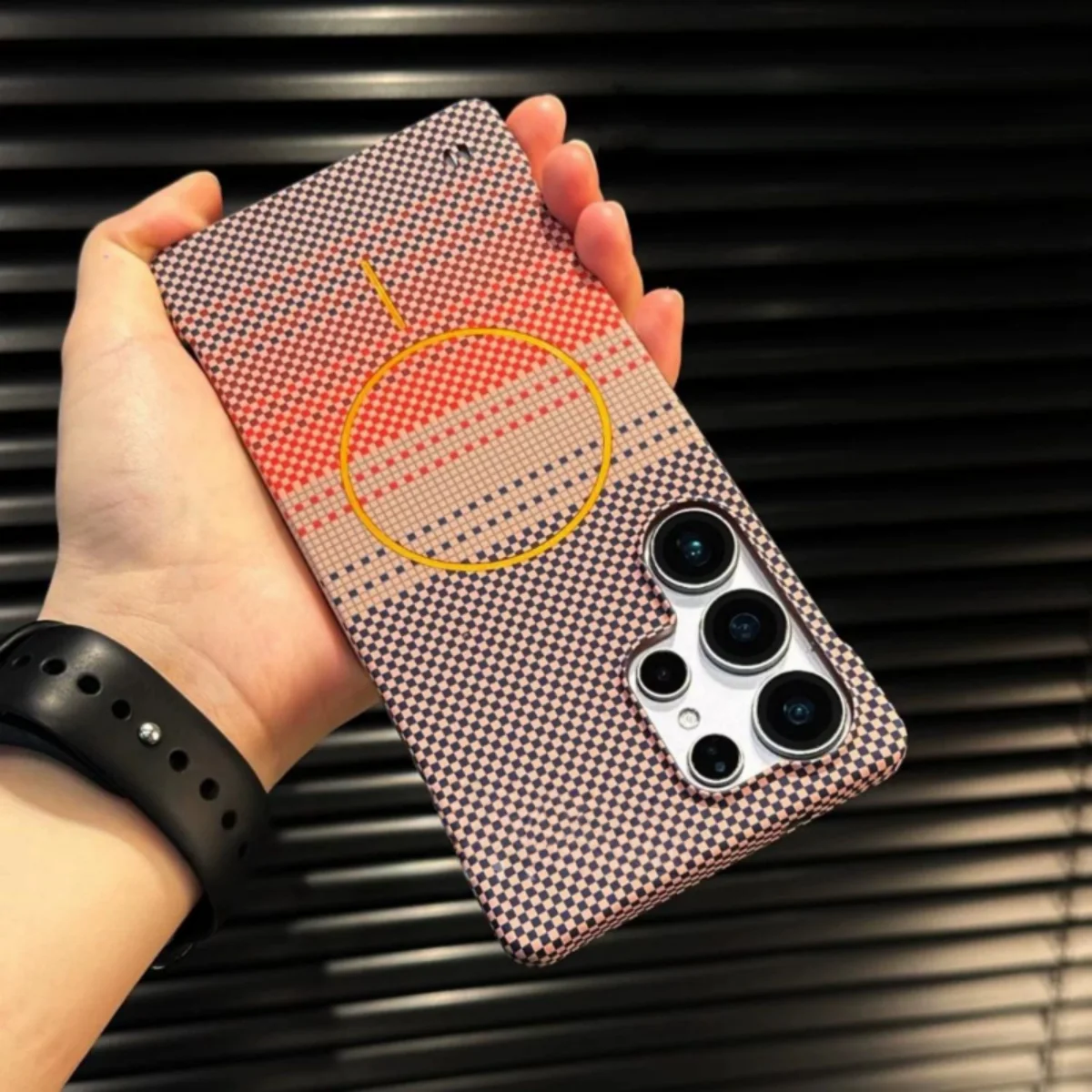 Slim Carbon Fiber Wireless Charging Case - Kevlar Texture Frameless Design