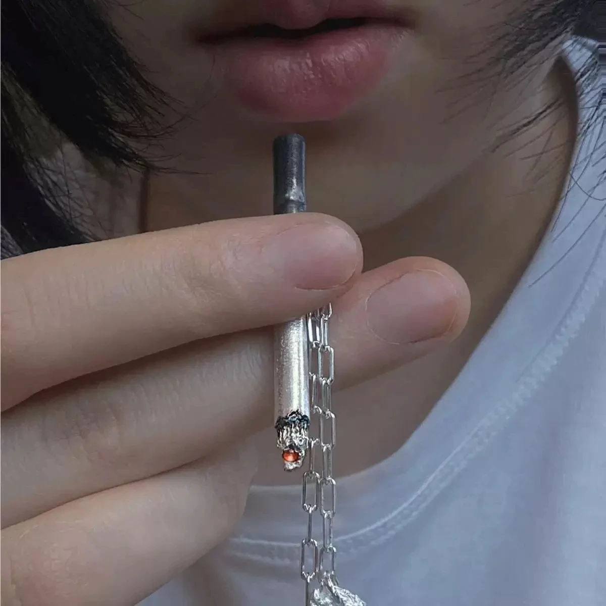 Zigaretten-Anhänger-Halskette für Männer, Entzündte Zigarette Hip-Hop Punk Damenschmuck, Geschenk mit Einsamkeits-Thema – Detail 7