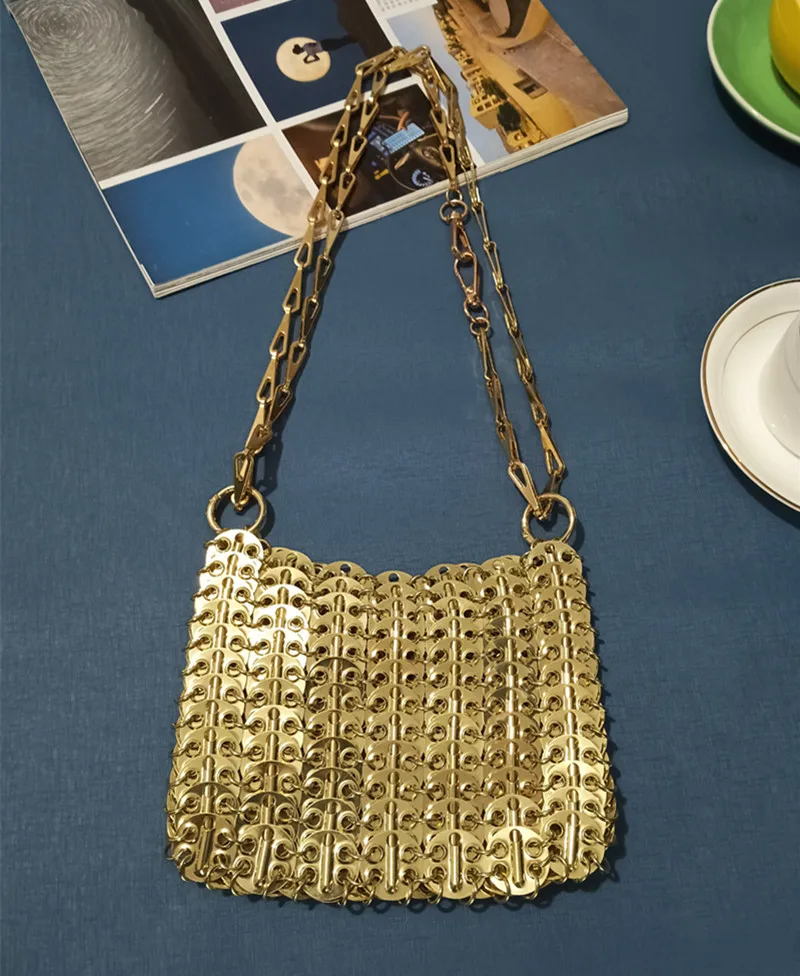 Medium Gold