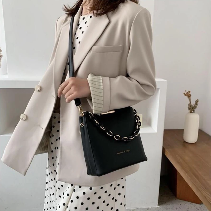 Women's bag Commuting leather single shoulder bucket bag senior Designer style Handbag woman chain Simple versatile New