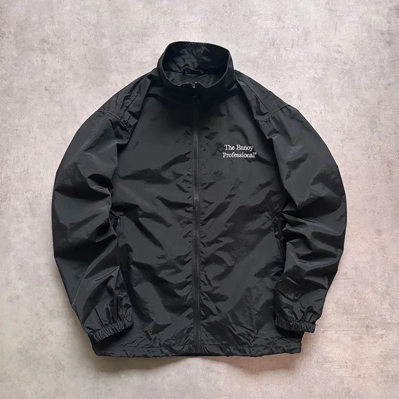 The Ennoy Profession lightweight stand-up collar sports thin