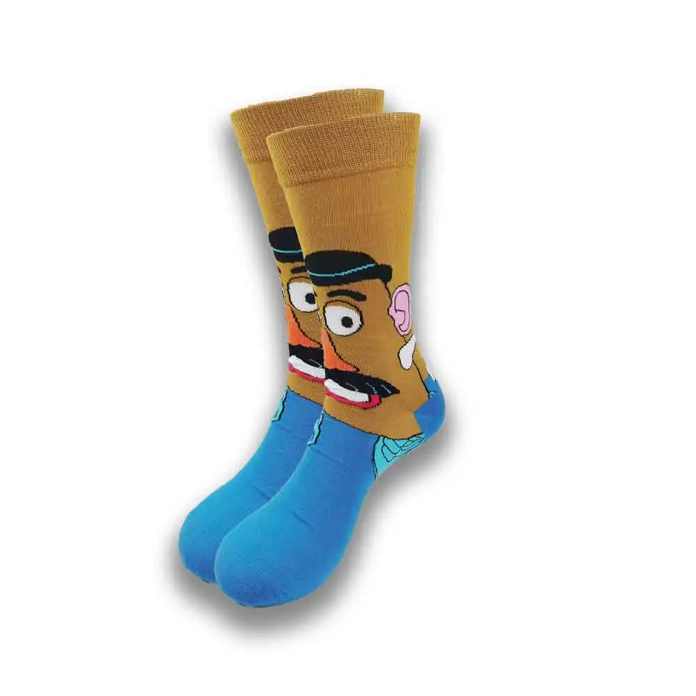 Wholesale and retail men's socks are popular for young people to wear.