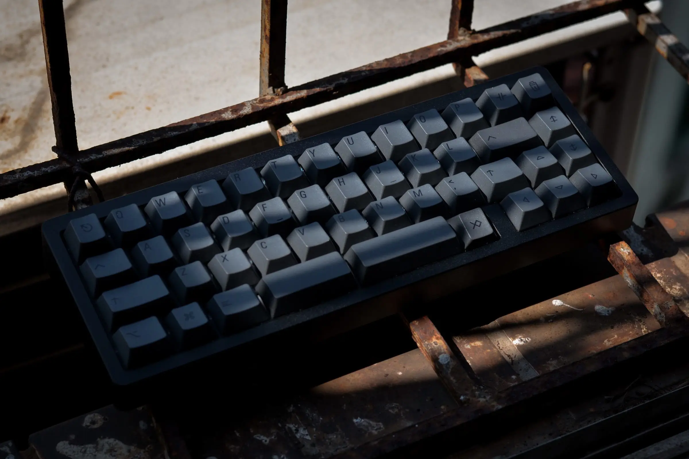 Keycaps, Keycaps, Shenpo, Preto no Preto, Perfil Cereja, PBT, DYE SUB