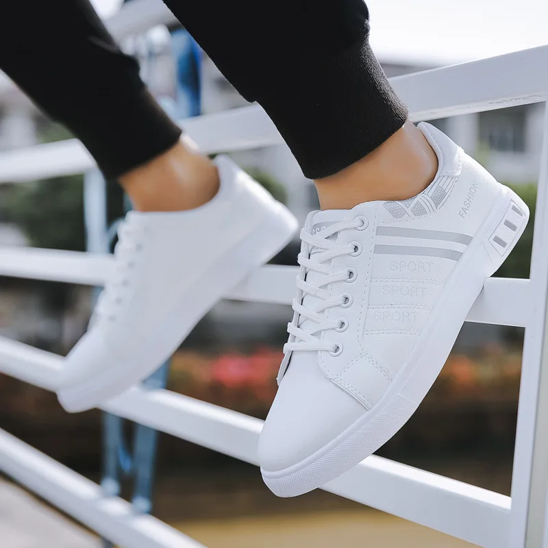 2024 Men's Casual Sports Shoes New Fashion Lace-Up White Shoes Students Comfortable Sports Plus Size