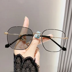 Photo - sensitive Intelligent Color - changing Women's Glasses with Anti - blue Light Feature and Large Frame (Black Gold)