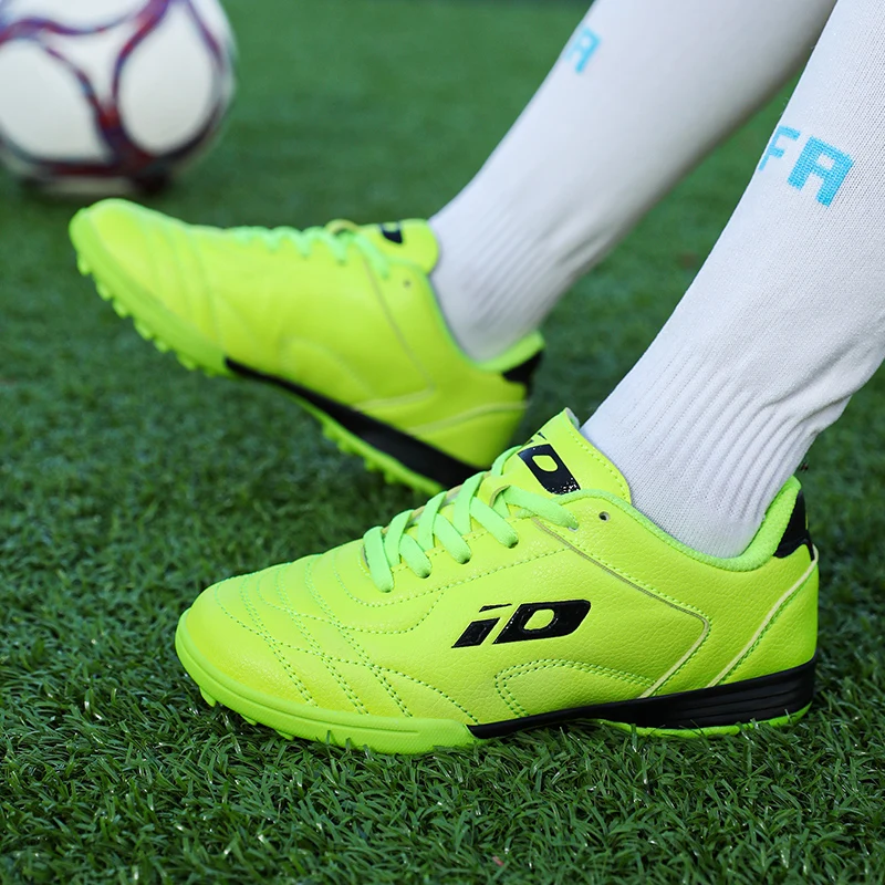 Hot Sale Red Turf Soccer Shoes Unisex Leather Outdoor Sports Futsal Sneakers Men Lightweight Non-slip Children's Football Shoes
