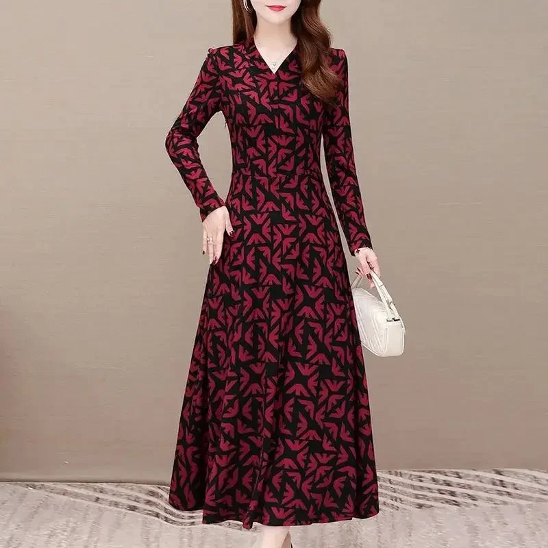 

Spring and Autumn Women's Long Sleeved Pullover V-neck 2023 New Patchwork Printing Fashion Long Style Improved Cheongsam Dress