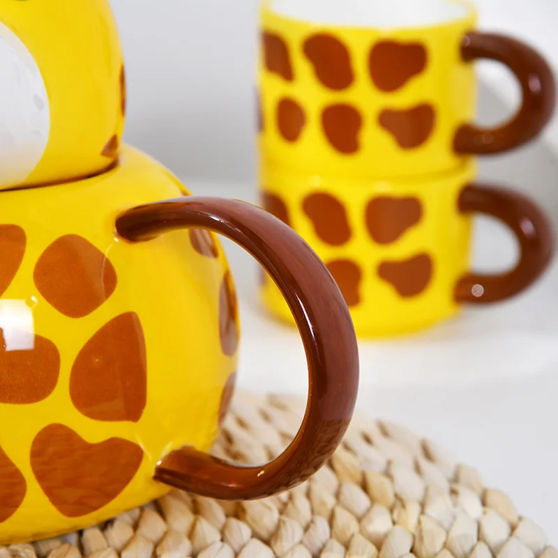 https://ae01.alicdn.com/kf/Sf20039f6ef684aacbe7a20818b5a66f7h/Cute-Giraffe-Porcelain-Tea-Set-Creative-Ceramic-Tea-Cup-Pot-Teapot-Mug.jpg