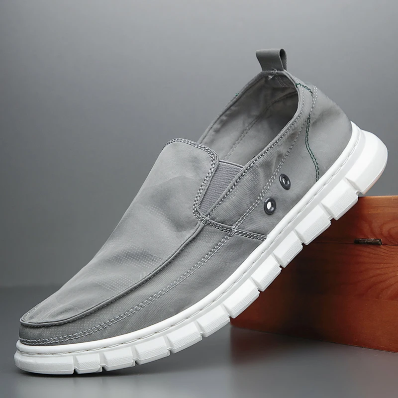 Men Canvas Casual Shoes Spring Summer Fashion Slip On Solid Color Lightweight Flat Shoes Man Loafers Z2001