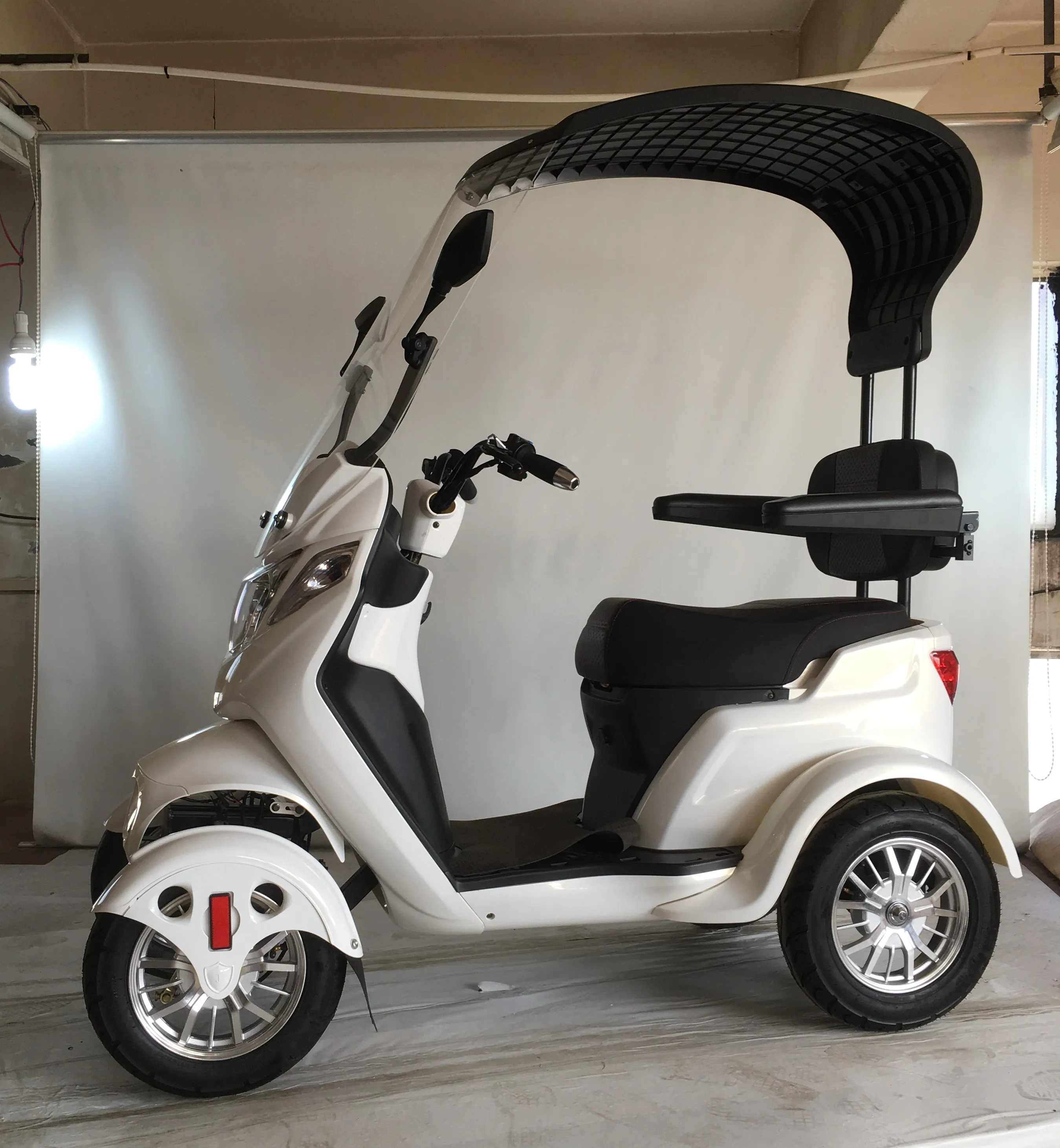 High Quality Mobility Electric Scooter Safe 500w 1000w Benefical Convenient for Elder Pragmatic