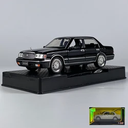 1:32 Toyota Crown Royal Classic Diecast Car Toy for Collectors and Enthusiasts (Black Box)