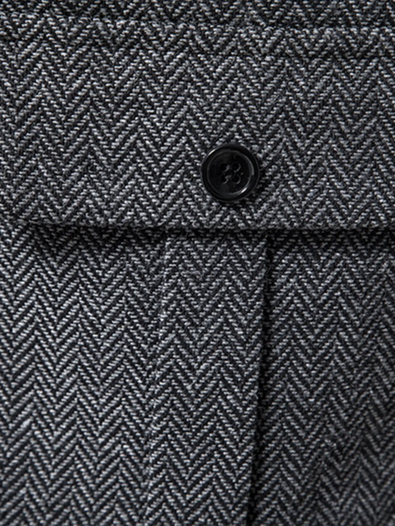 Elegante Herren-Weste mit Fischgrätenmuster für Geschäftsbankette und Hochzeiten. Stilvolle und bequeme Herren-Freizeitweste – Detail 18