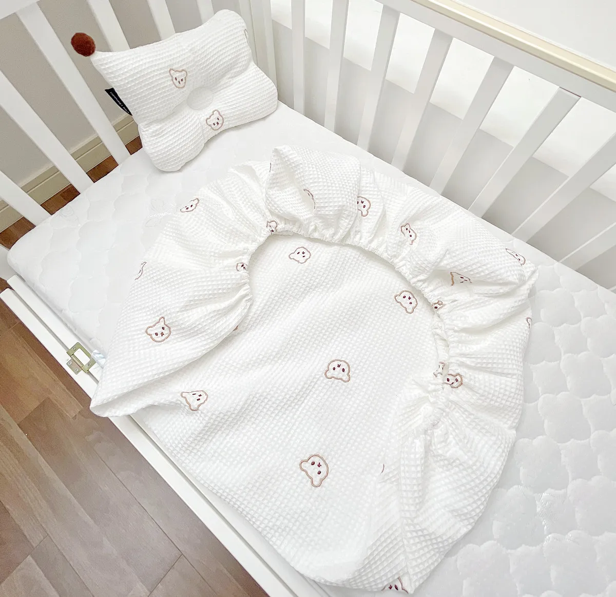 Baby Crib Waffle Weaved Fitted Sheets,Lovely Embroidered Cotton Portable Mini Crib Mattress Cover,White Bed Sheet For Kids