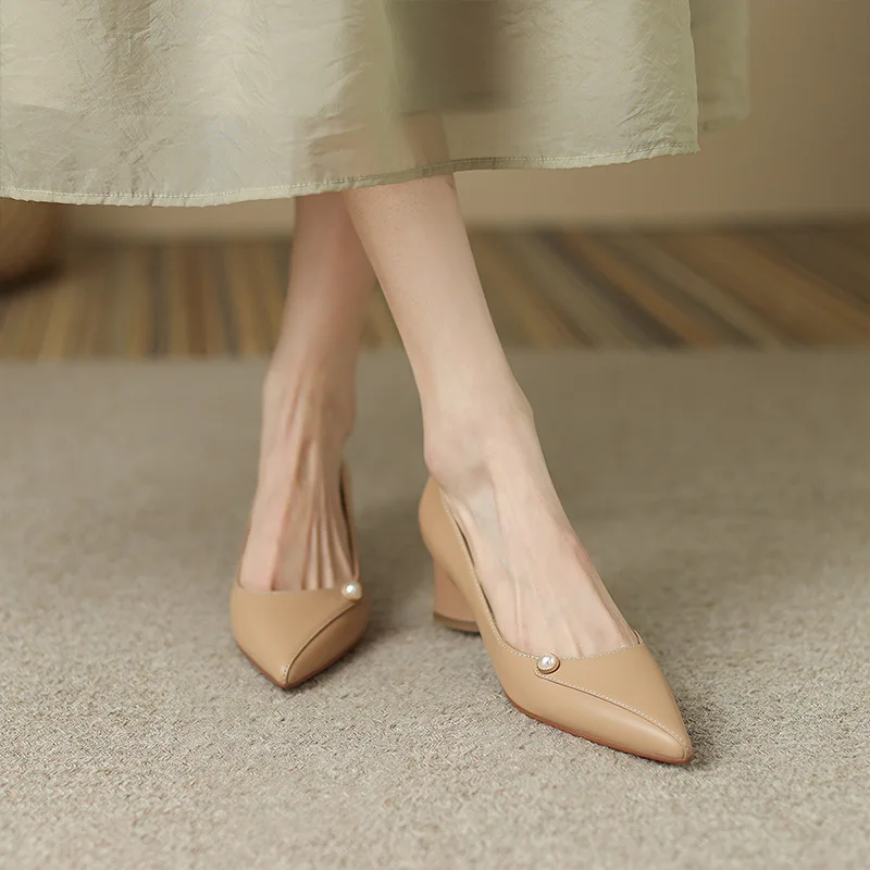 

Женские туфли на высоком каблуке, элегантные туфли из белой кожи с жемчужинами, французская обувь, лето 2023