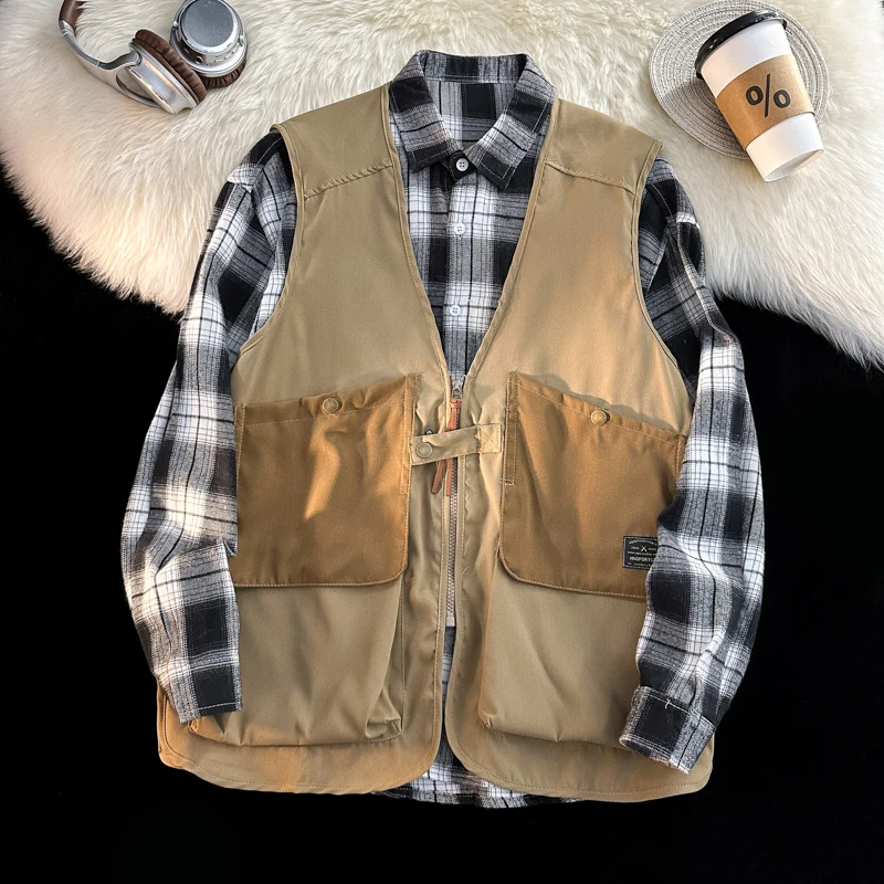 Description Picture 6 of itemJapanese Functional Multi-pocket Workwear V-neck Vest Men Women Street Sports Vest Loose Waistcoat Sleeveless Jacket Academy
