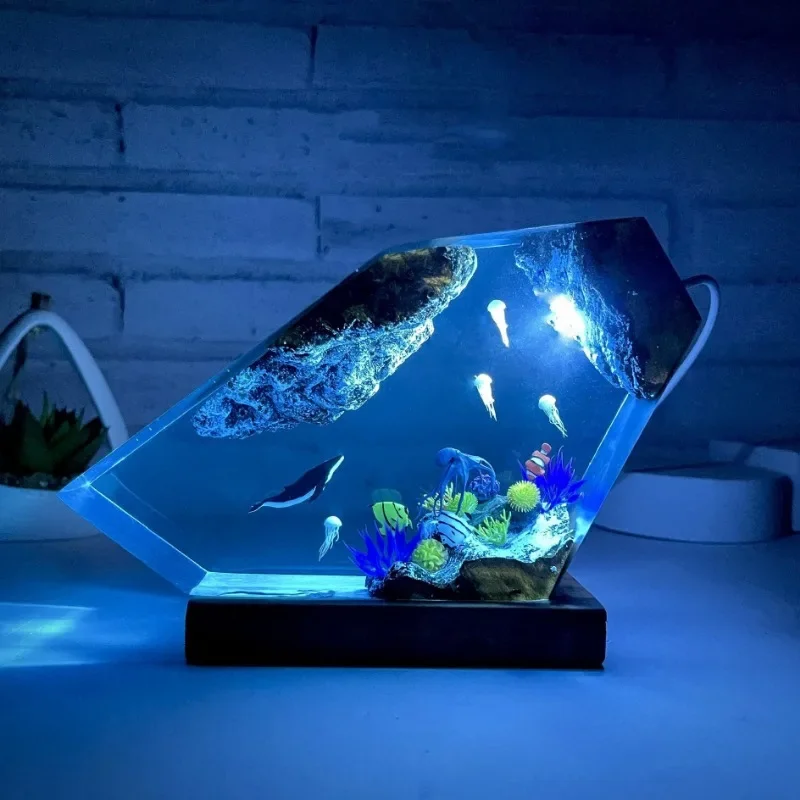 Hot Sell Seabed World Organism Resin Table Light Creactive Art Decoration Lamp Shark Sunken Ship Theme Night Light USB Charge