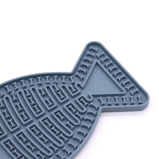 Pet Silicone Licking Mat Cat Anti-choking With Slow Food Bowl Dog Bathing Distracted Licking Plate Cutlery Pet Supplies 4