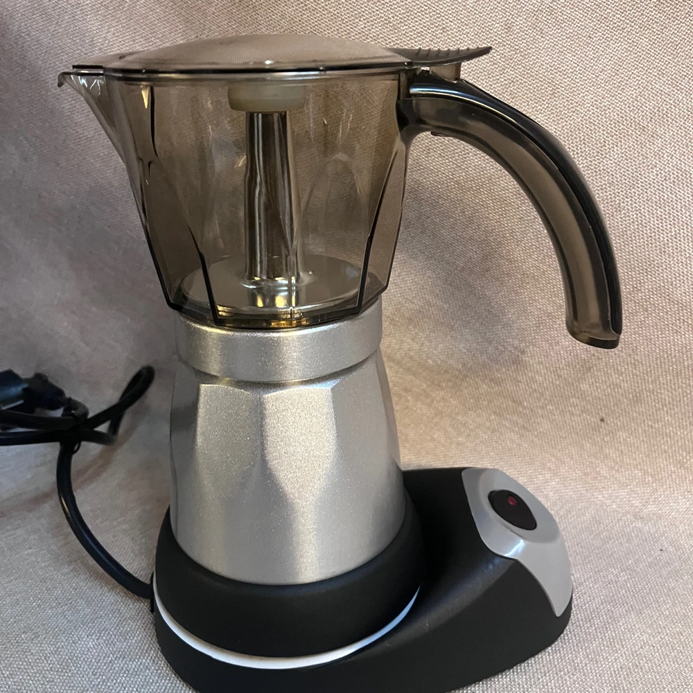 Electric Mocha coffee maker 3CUPS capacity 220v