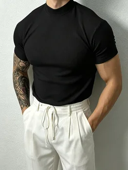 T-shirt da uomo alla moda 2026, nuova collezione, con collo alto a righe, a maniche corte, top fitness, per il tempo libero e lo sport, abbigliamento sportivo da uomo