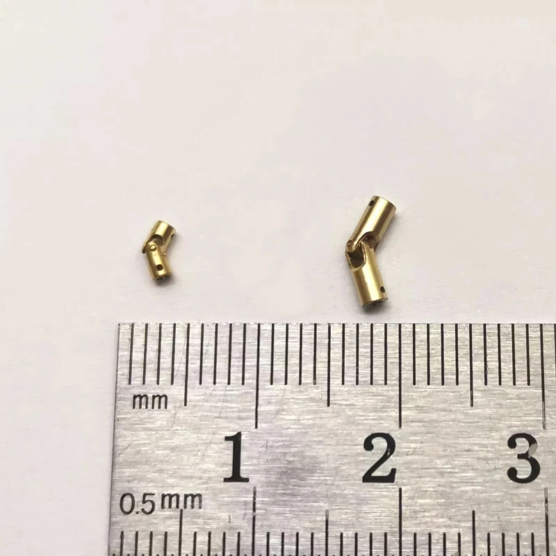 

5 шт. микро мини латунный Универсальный шарнирный отверстие вала 1 мм отверстие штифта 0,5/0,7 мм соединение передачи колеса для радиоуправляемого автомобиля масштаб 1/87 1/64