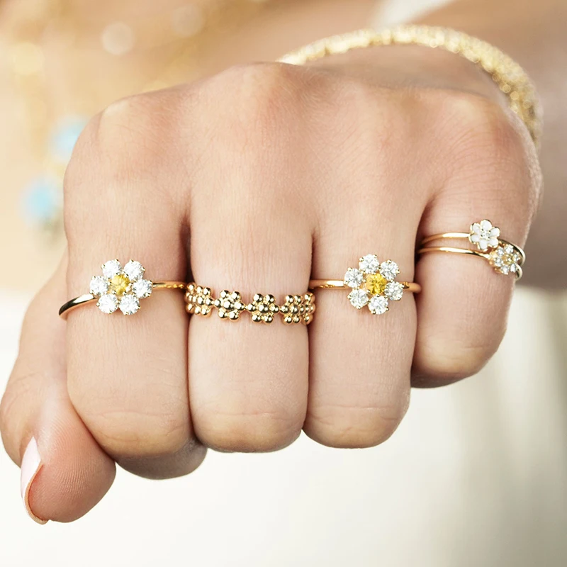 [韓国人気ジュエリー] [Jewelry Case SET] Daisy Garden Ring 18K Gold Plated White Adjustable Earring Ring Necklace Daisy