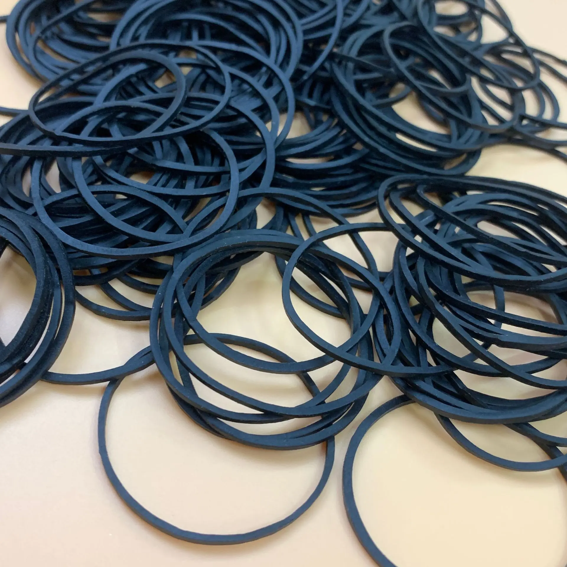 300pcsBlack40mmStrongElasticRubberBandsSchoolPackageStationery