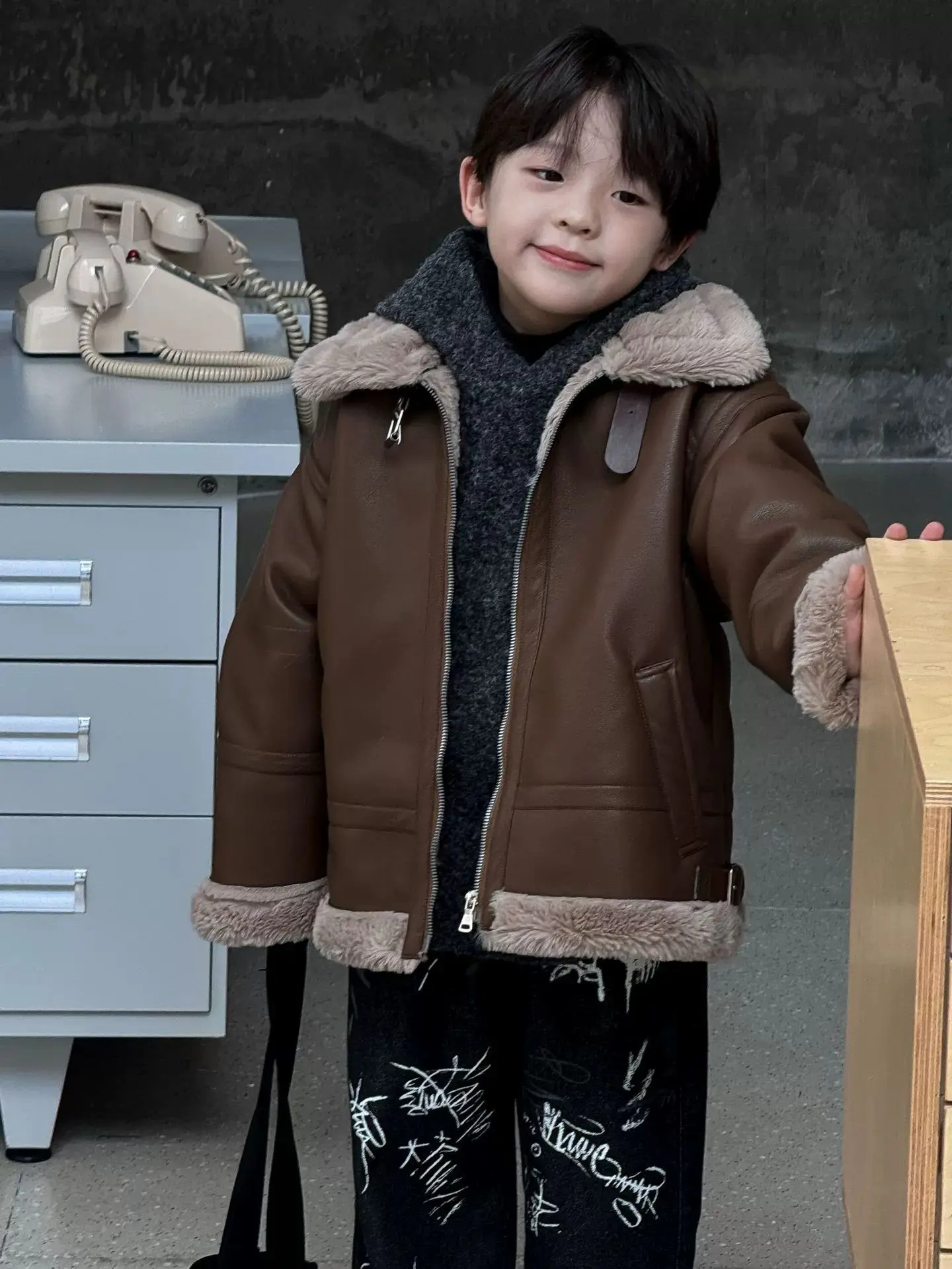 Children's Warm Brown Zipper Jacket Thick Faux Leather Coat Boys Winter New Korean Style Solid Turn-Down Collar Outwears